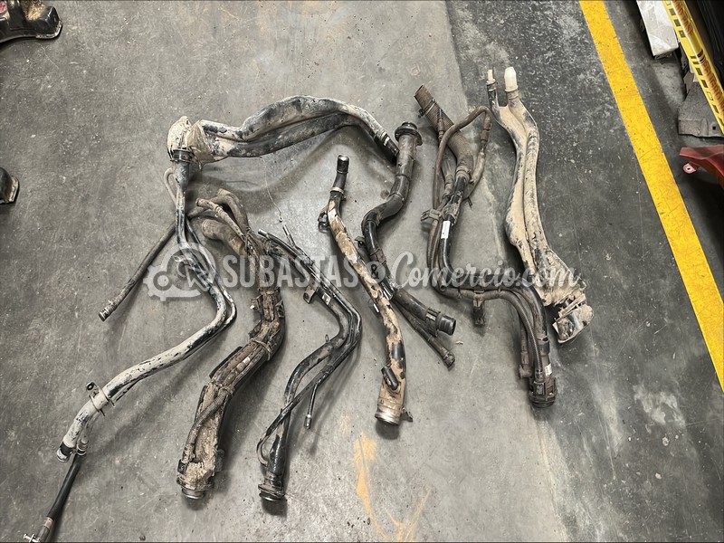 LR0091 - Gollete tanque combustible para vehículos de diferentes marca